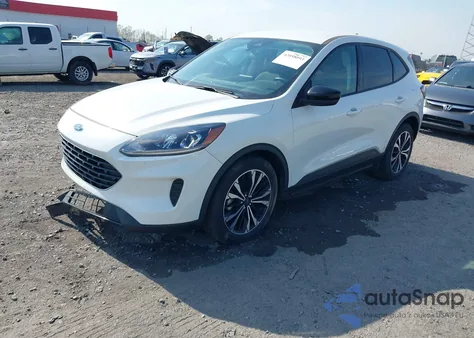 2021 Ford Escape Se z USA, uszkodzony, nr VIN 1FMCU0G6XMUB32625